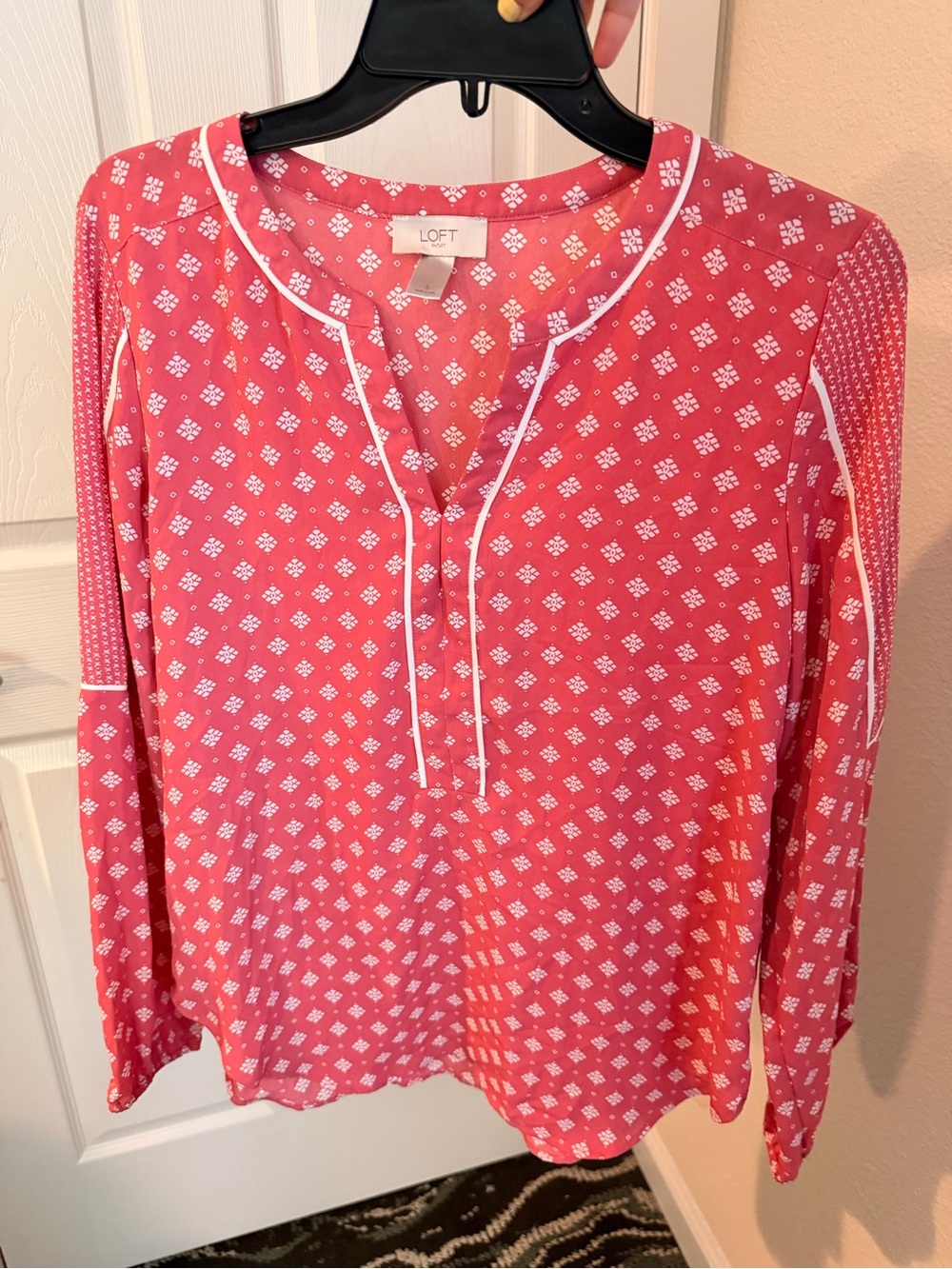 LOFT Dark Pink Floral Split-Neck Long Sleeve Blouse Size S EUC #131 - Picture 12 of 14